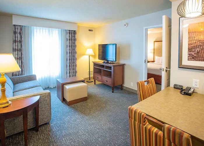 Hotel Staybridge Airport By Ihg