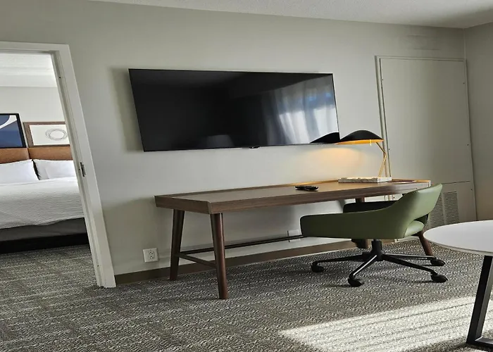 Staybridge Airport By Ihg Hotel