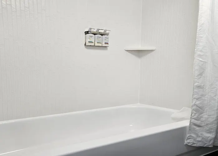 Hotel Staybridge Airport By Ihg