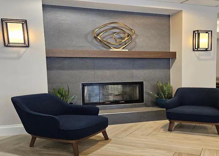 Staybridge Airport By Ihg Hotel 3*