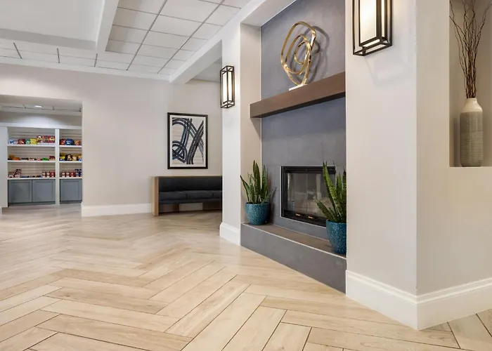 Staybridge Airport By Ihg 3*