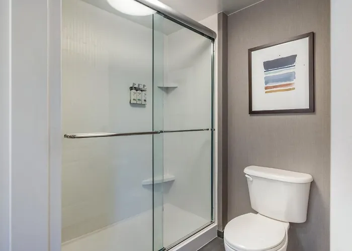Staybridge Airport By Ihg Hotel