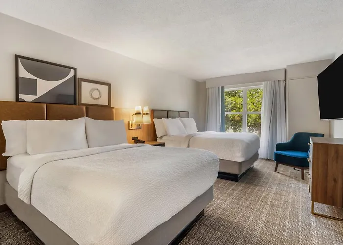 Hotel Staybridge Airport By Ihg