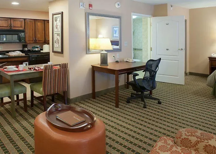 Staybridge Airport By Ihg Hotel